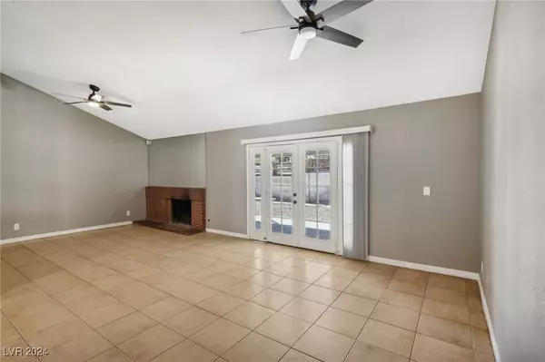 3925 E Reno Avenue, Las Vegas, NV 89120