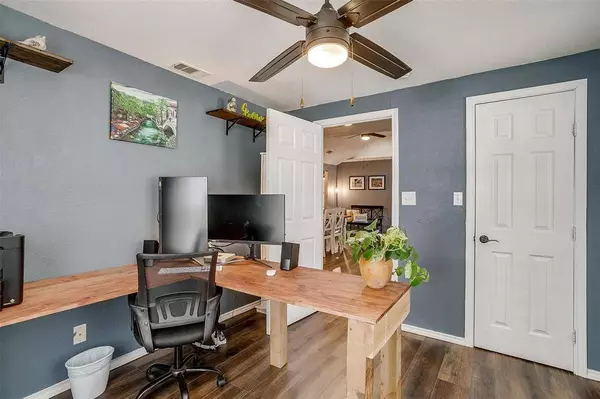 1412 E Bankhead Drive, Weatherford, TX 76086