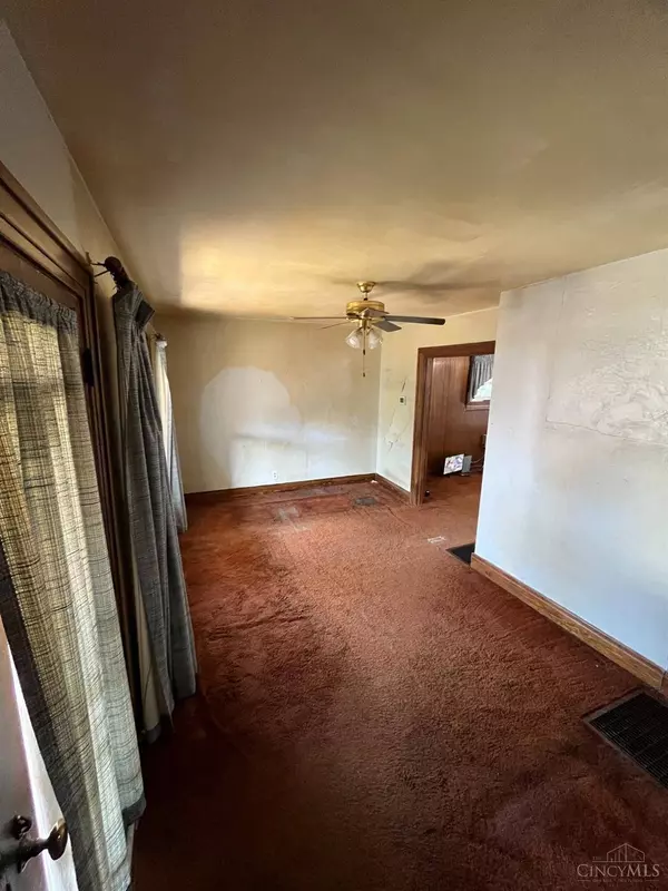 130 Knecht Dr, Dayton, OH 45405