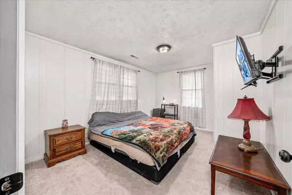 150 Fisk Rd, Livingston, TN 38570