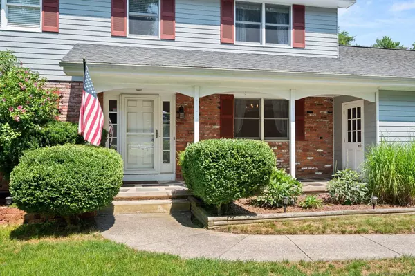 166 Great Neck Road, Waterford, CT 06385