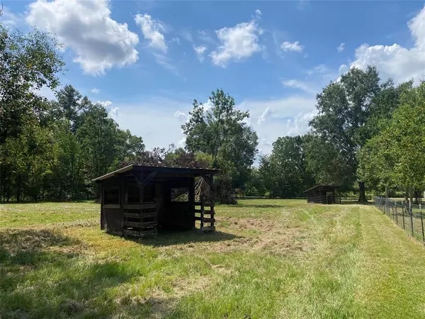 330 County Road 2850, Cleveland, TX 77327