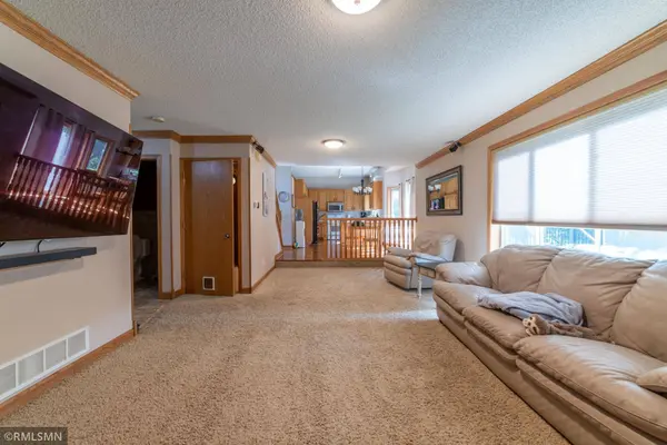 13471 Oakwood DR, Rogers, MN 55374