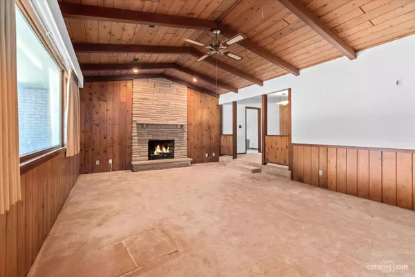 2258 Lowell ST, Aurora, IL 60506