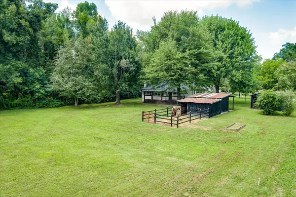 150 Fisk Rd, Livingston, TN 38570