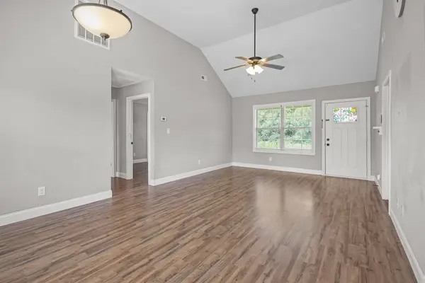 276 Meadow Ln, Oak Grove, KY 42262