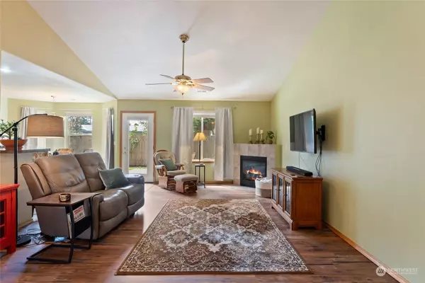 47 NE Mulberry CT, College Place, WA 99324