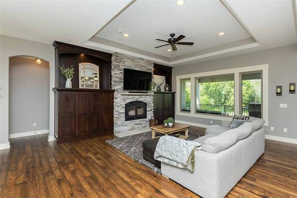 10455 NW Beaver Drive, Johnston, IA 50131