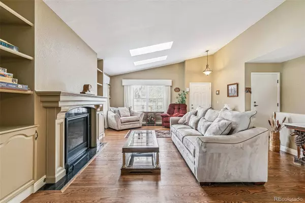 16 Canongate LN, Highlands Ranch, CO 80130