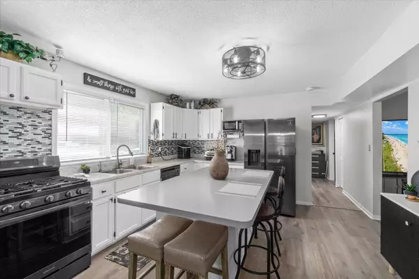 312 S Calhoun ST, Aurora, IL 60505