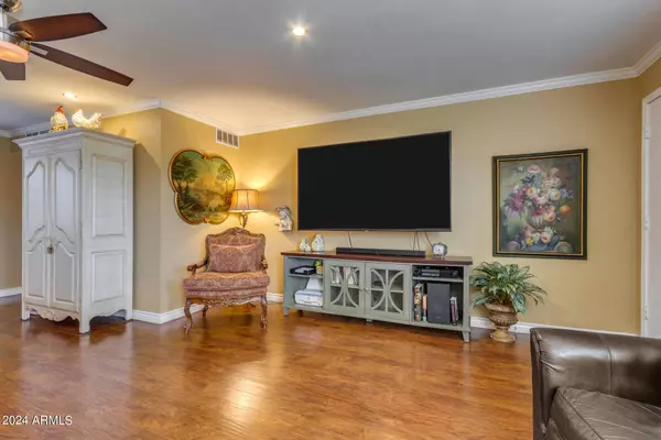 5889 E THOMAS Road, Scottsdale, AZ 85251