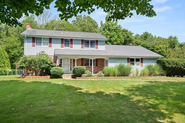 166 Great Neck Road, Waterford, CT 06385