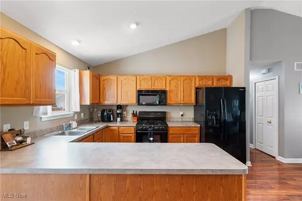 6299 Greenview TRL, North Ridgeville, OH 44039