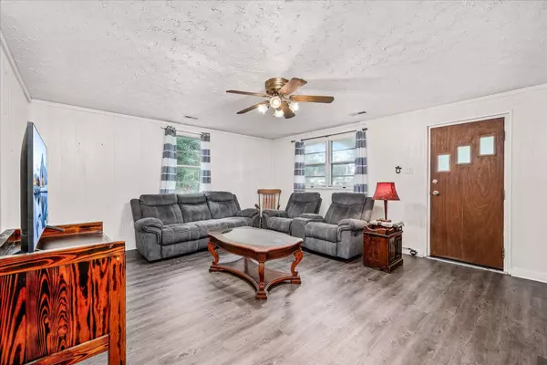 150 Fisk Rd, Livingston, TN 38570