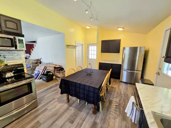 72 West ST, Proctor, VT 05765