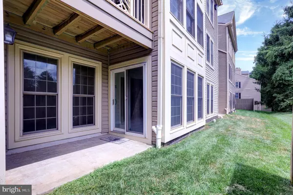 12005 RIDGE KNOLL DR #408A, Fairfax, VA 22033