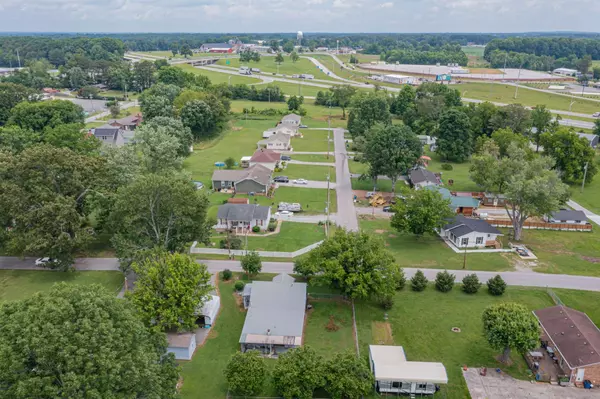 240 Old Bushy Branch Rd, Manchester, TN 37355