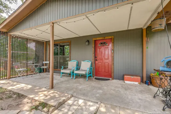 490 Big Leaf RD, San Antonio, TX 78264