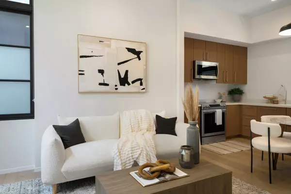 1186 66th St, Oakland, CA 94608-1115