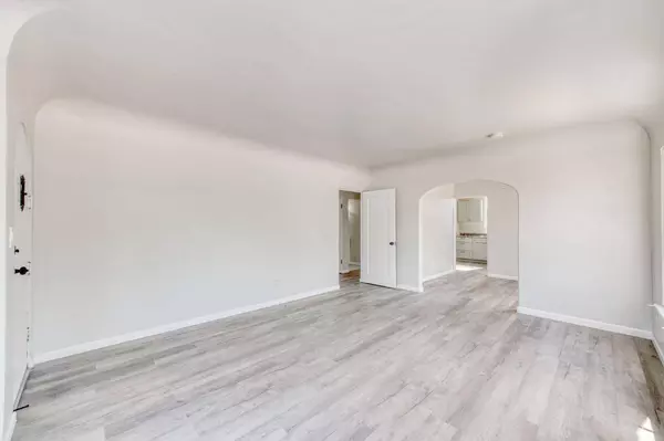 404 N Echo Avenue, Fresno, CA 93701