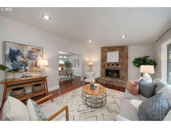 2592 LIMERICK LN, West Linn, OR 97068