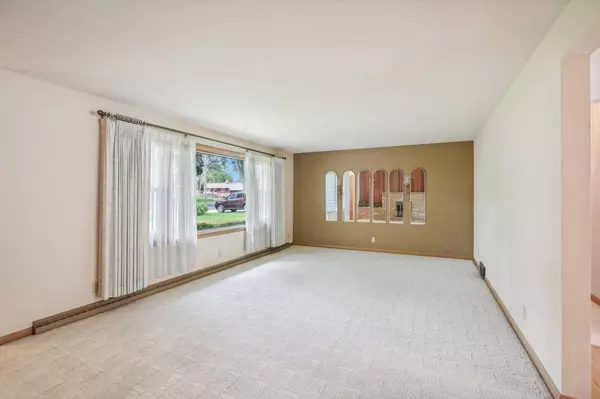 5608 Maldwyn Lane, Madison, WI 53716