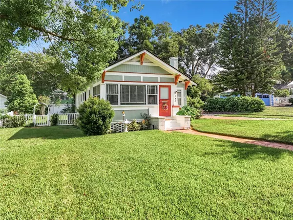 347 E 9TH AVE, Mount Dora, FL 32757