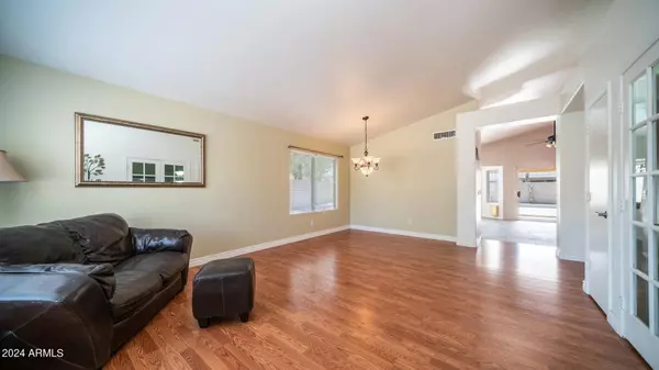 7251 W LOS GATOS Drive, Glendale, AZ 85310