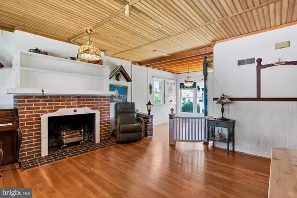 7 N 30TH ST, Camp Hill, PA 17011