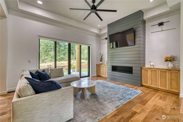 7802 SW Ridgeline DR, Port Orchard, WA 98367