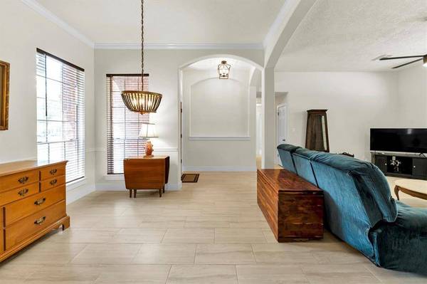 513 Broadmoor DR, Huntsville, TX 77340