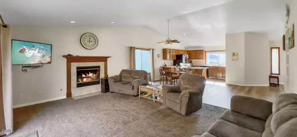 2162 NW Keel AVE, Lincoln City, OR 97367