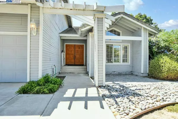 121 Meadow Ct, Oakley, CA 94561