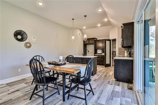 2313 NW Megan DR, Grain Valley, MO 64029