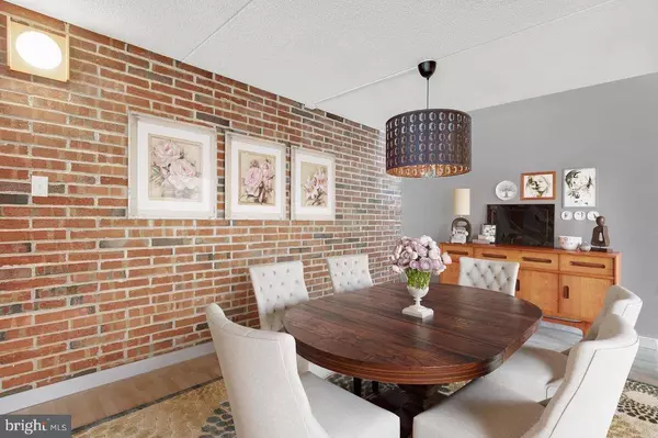 1071 LANCASTER BLVD #11, Mechanicsburg, PA 17055