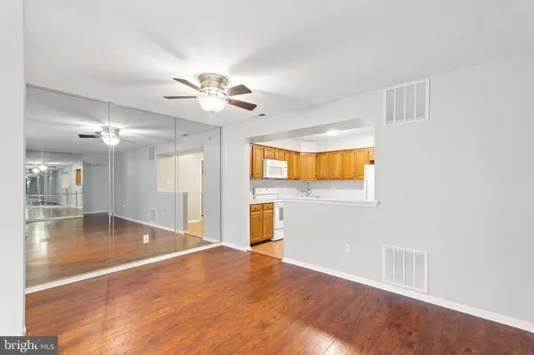 6 HARROGATE CT, Sewell, NJ 08080