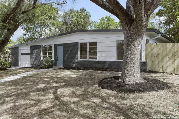 107 Teakwood Ln, San Antonio, TX 78216-6823