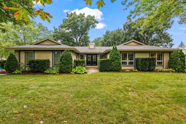 4821 S 90th St, Greenfield, WI 53228