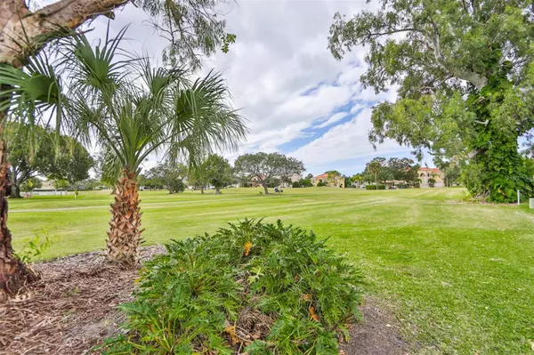 9354 WESTLINKS TER, Seminole, FL 33777