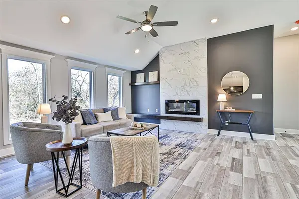 2313 NW Megan DR, Grain Valley, MO 64029