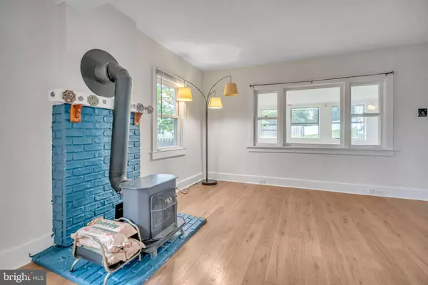 161 UPLAND AVE, Horsham, PA 19044