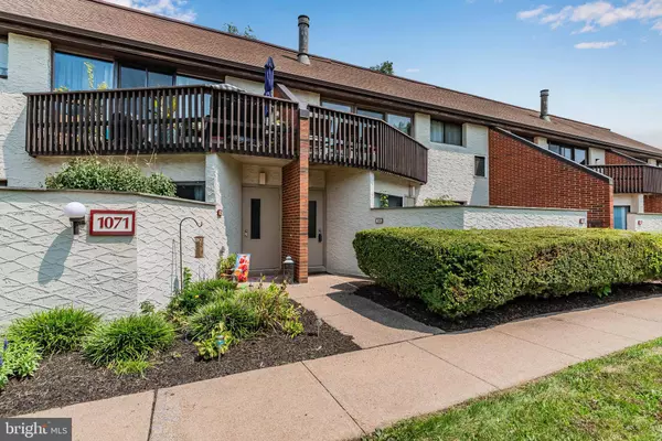 1071 LANCASTER BLVD #11, Mechanicsburg, PA 17055