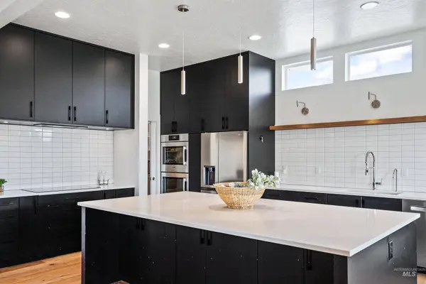 15087 Pinehurst Way, Caldwell, ID 83607-7623