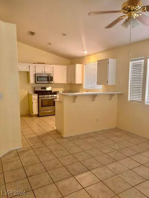 3820 Mountain Waters Street, Las Vegas, NV 89129