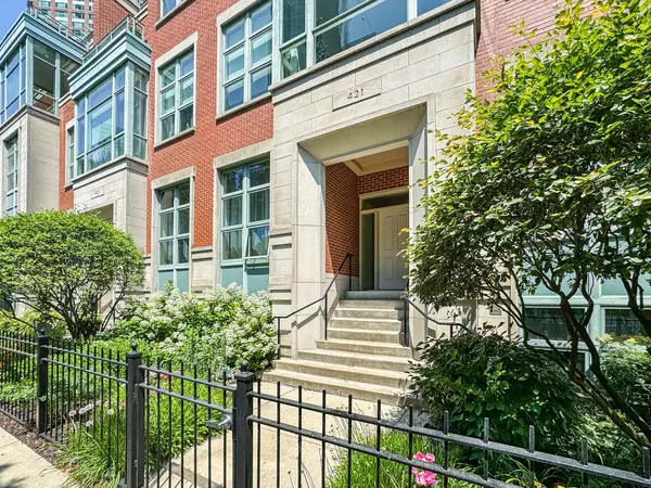421 E North Water ST, Chicago, IL 60611