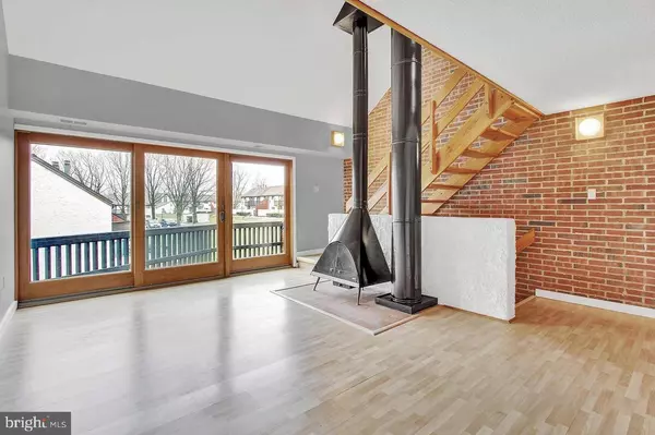 1071 LANCASTER BLVD #11, Mechanicsburg, PA 17055