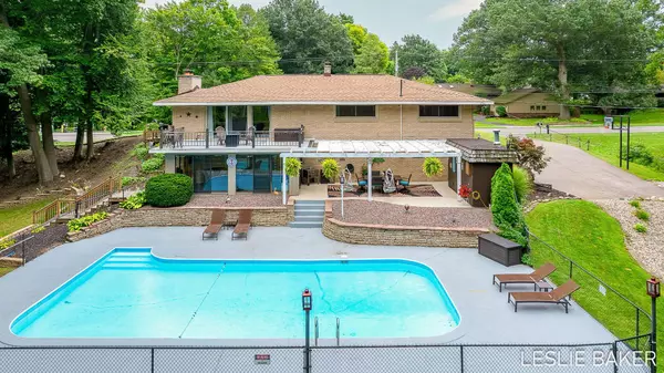 104 Country Club Road, Holland, MI 49423