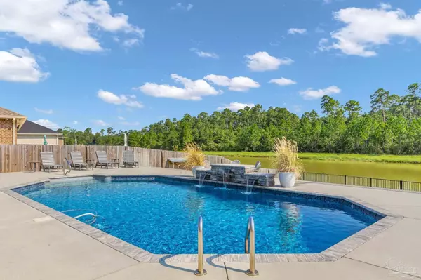 428 Broadleaf Cir, Cantonment, FL 32533