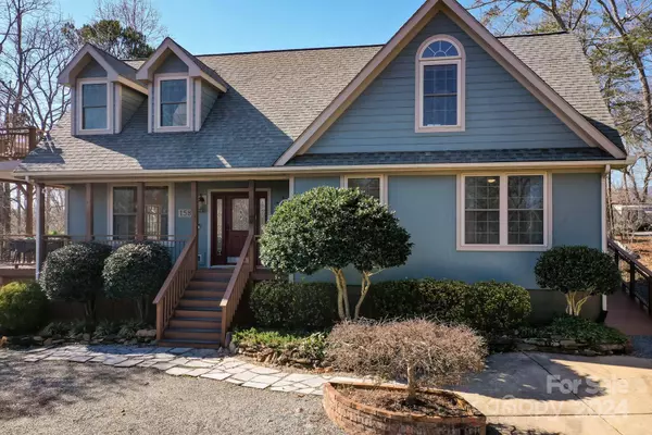 158 Pearson CIR, Lake Lure, NC 28746