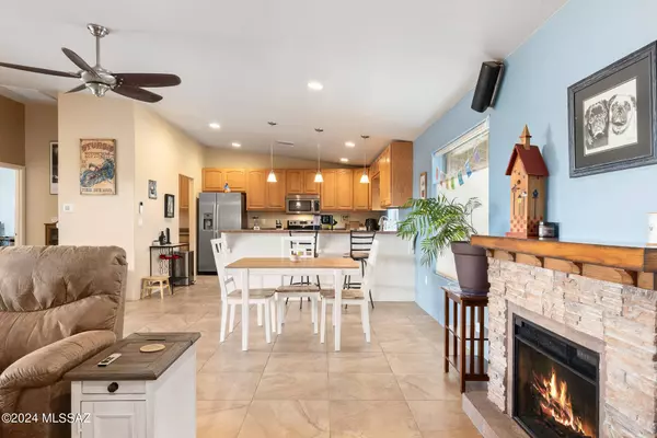 4101 E Camino De La Colina, Tucson, AZ 85711